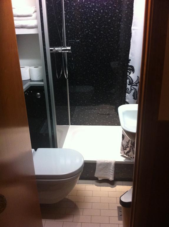 Petite Chambre Double avec Salle de Bains Privative