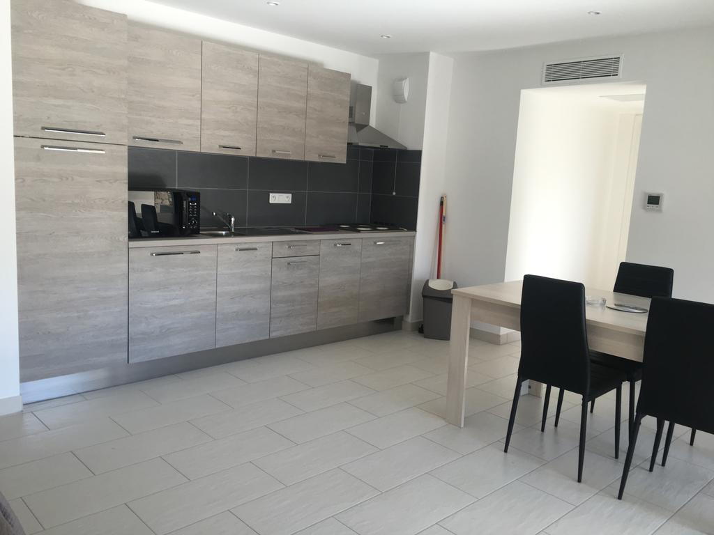 Apartment (6 Adults),379407319:JPEG