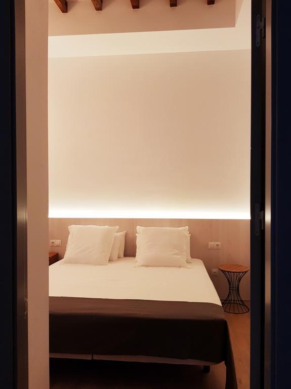 One-Bedroom Apartment with Shower,559628379:JPEG