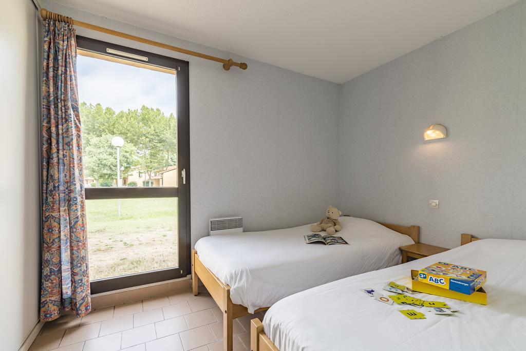 One-Bedroom Apartment,1499225566:JPEG