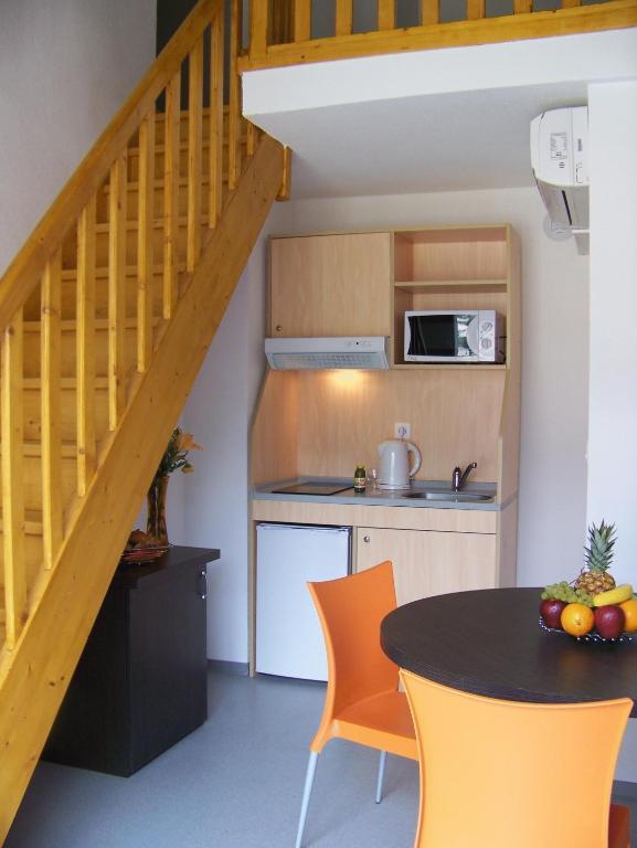 Two-Bedroom Apartment (2-6 Adults),9913031:JPEG