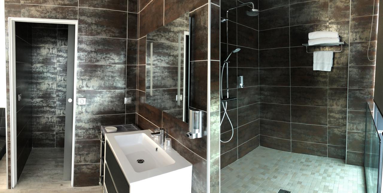 Suite,1099408860:JPEG