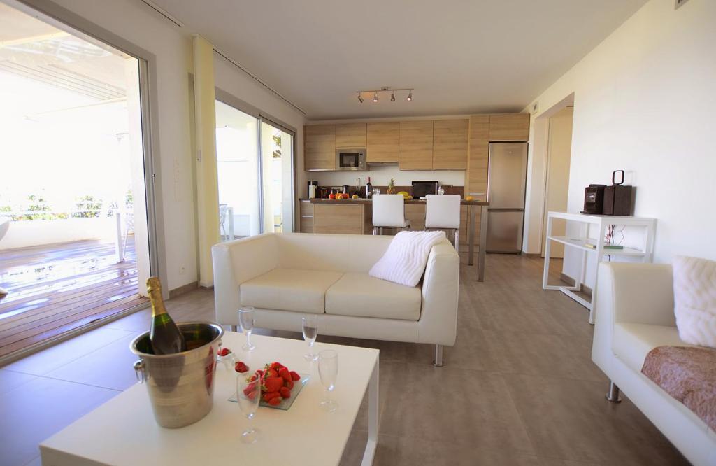 Appartement Deux Chambres avec Vue sur la Mer - Rez-de-Chaussée
