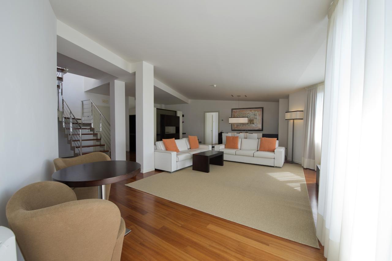 Imperial Suite with Balcony,645604176:JPEG