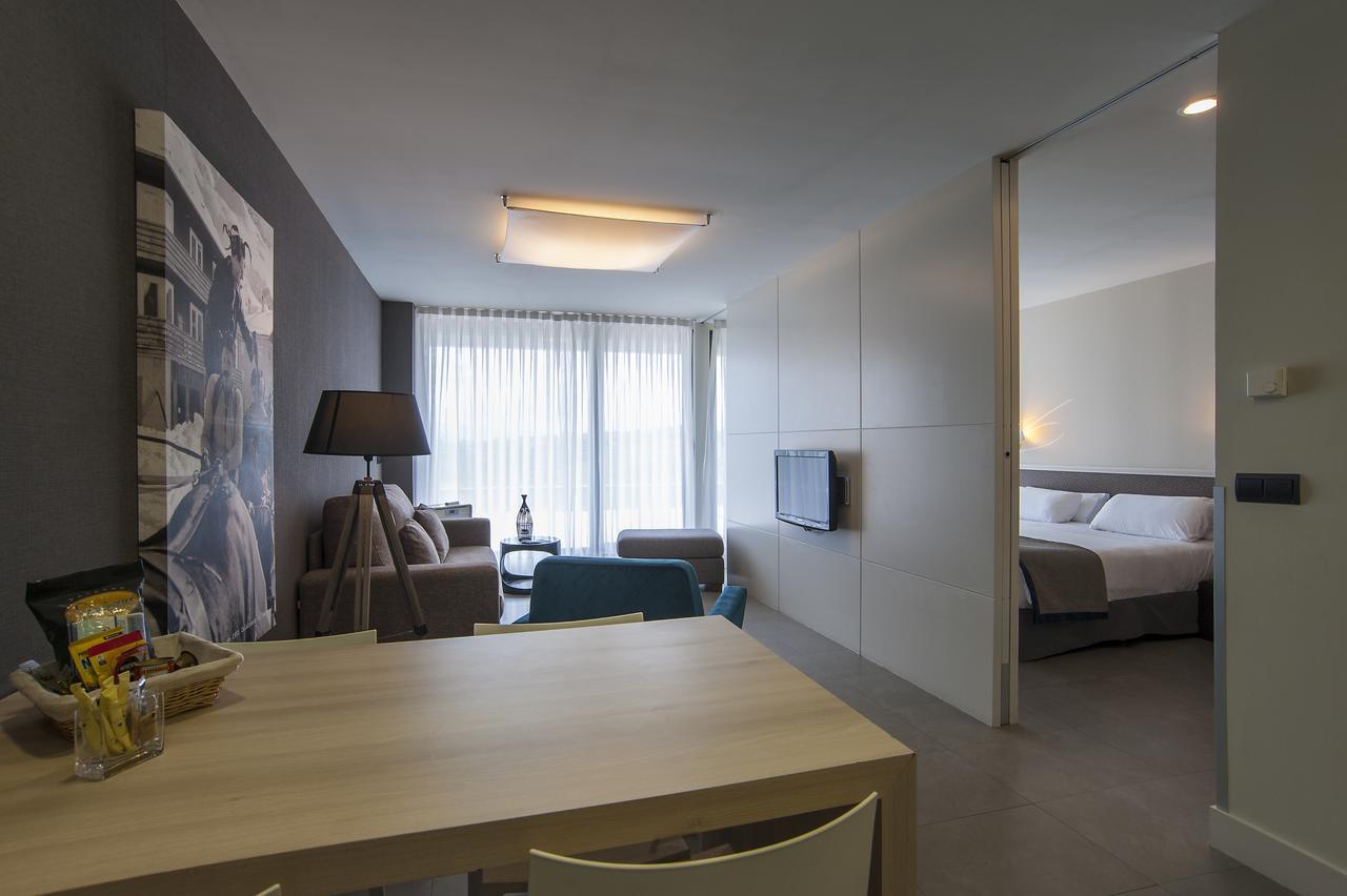 Superior Two-Bedroom Apartment with Terrace,669799473:JPEG