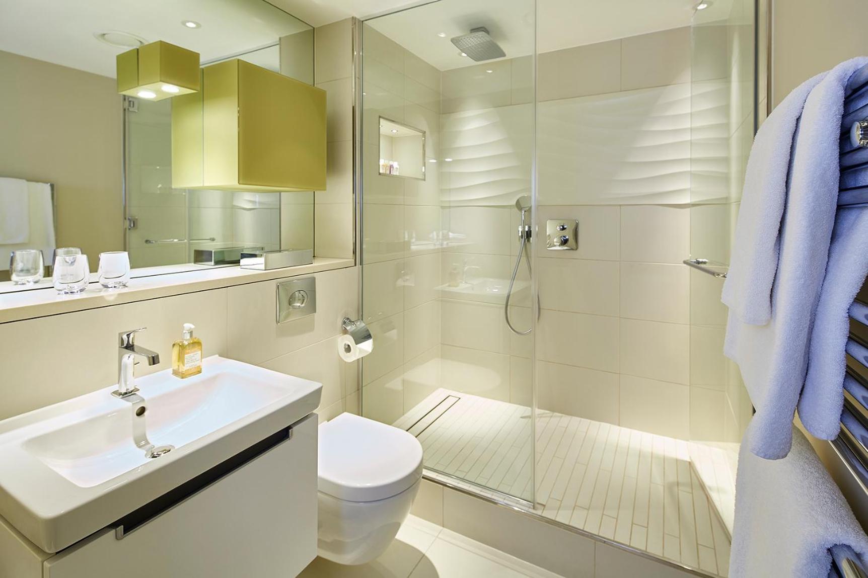 Luxury One-bedroom Apartment with Tower View,1437056566:JPEG