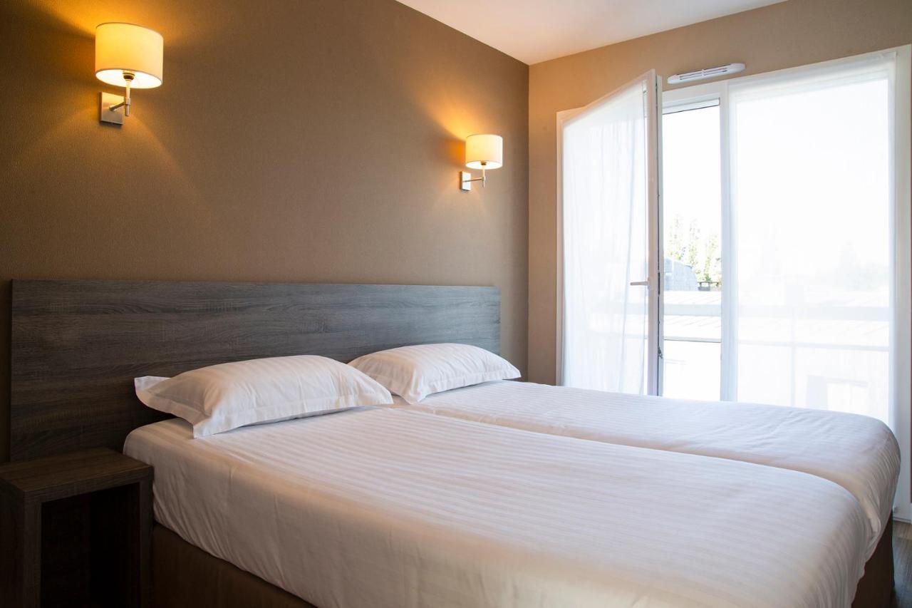 Two-Bedroom Apartment,1589509963:JPEG