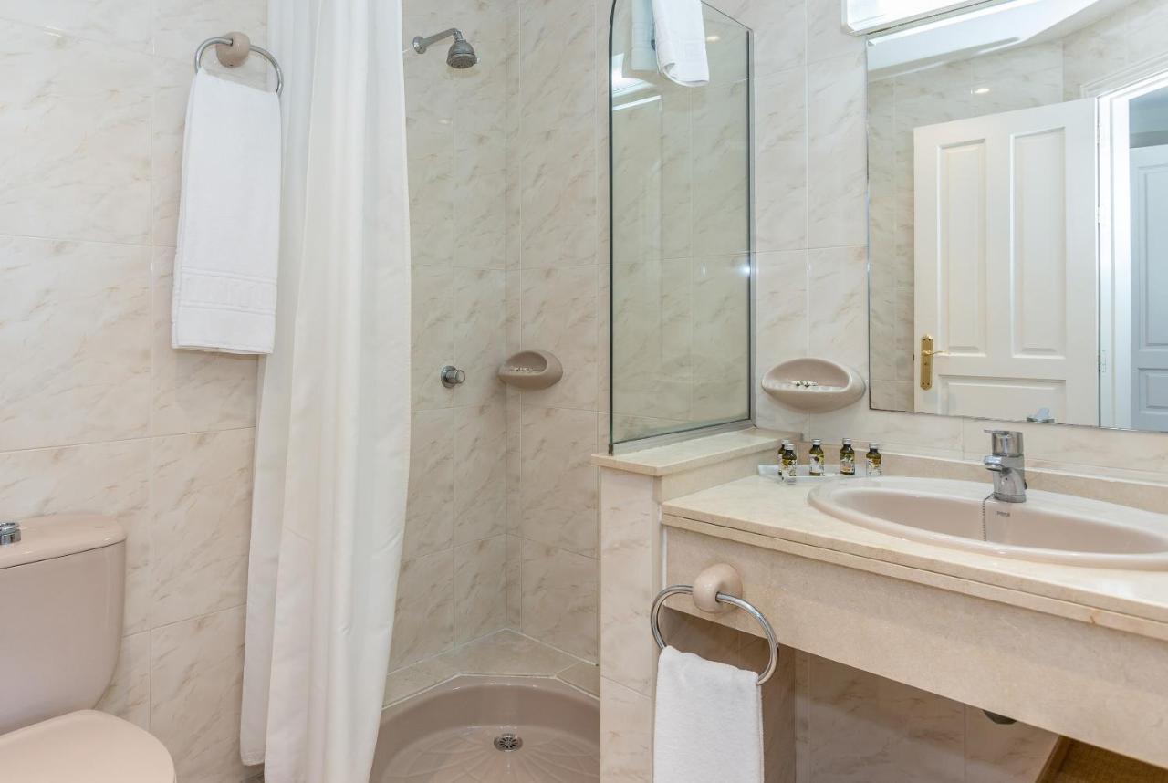 Superior Family One-Bedroom Apartment (4 Adults),769777714:JPEG