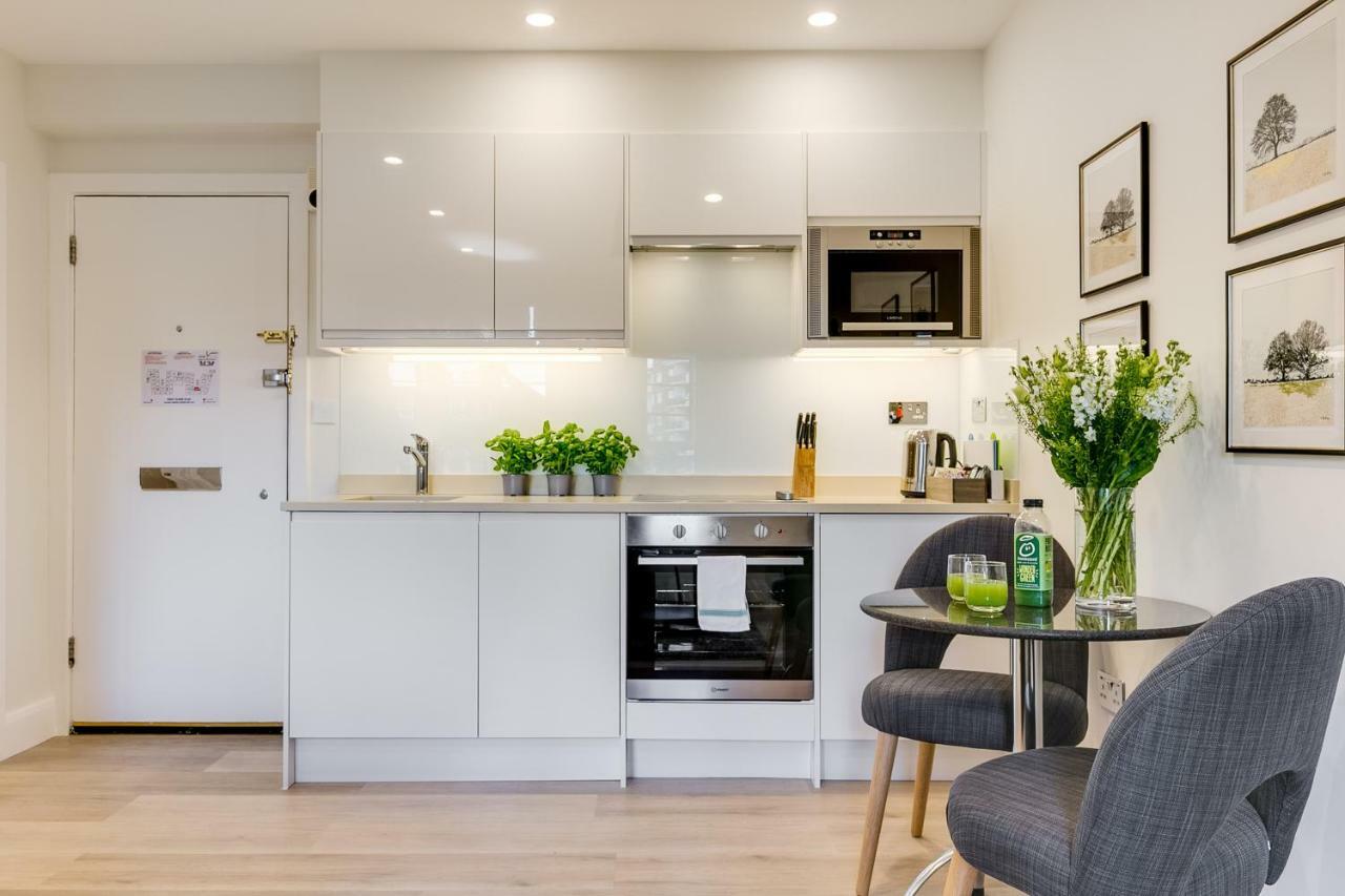 Studio,799223562:JPEG