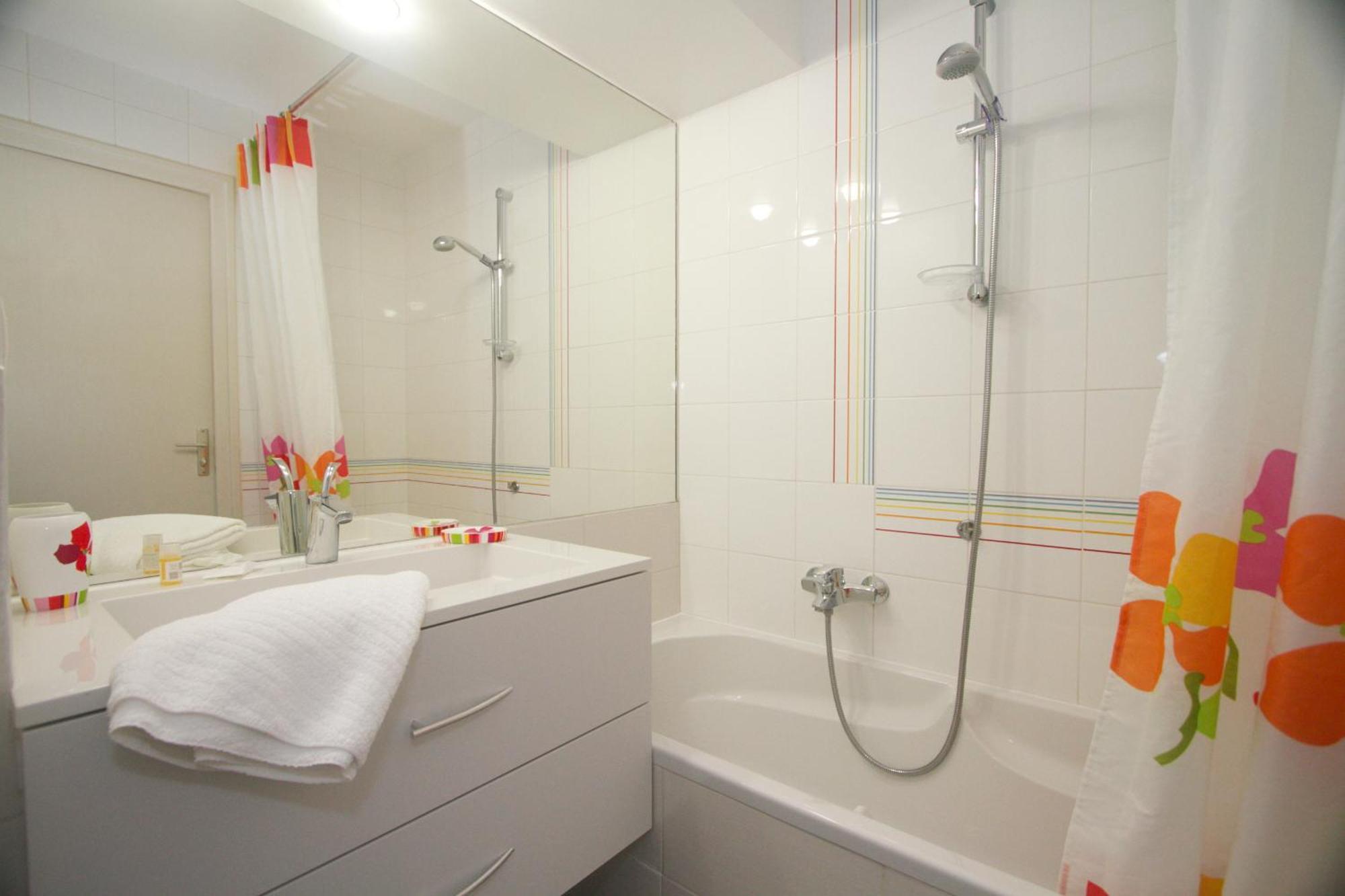 One-Bedroom Apartment,1164698444:JPEG