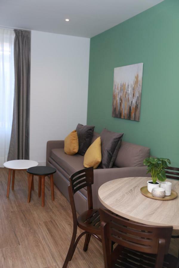 Apartment with Balcony,906489751:JPEG