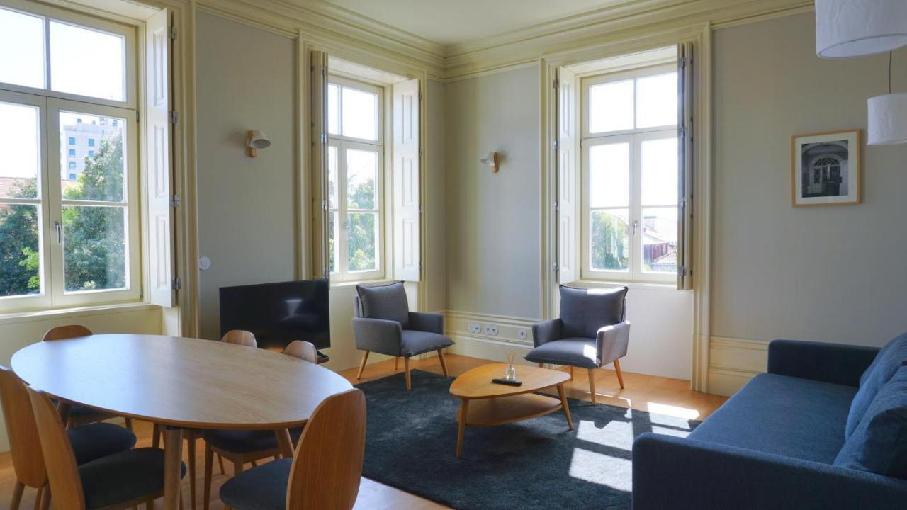 Two-Bedroom Apartment,989783527:JPEG