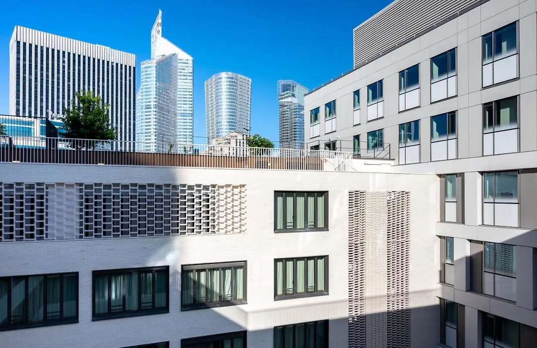 Staycity Aparthotels Paris La Defense-1
