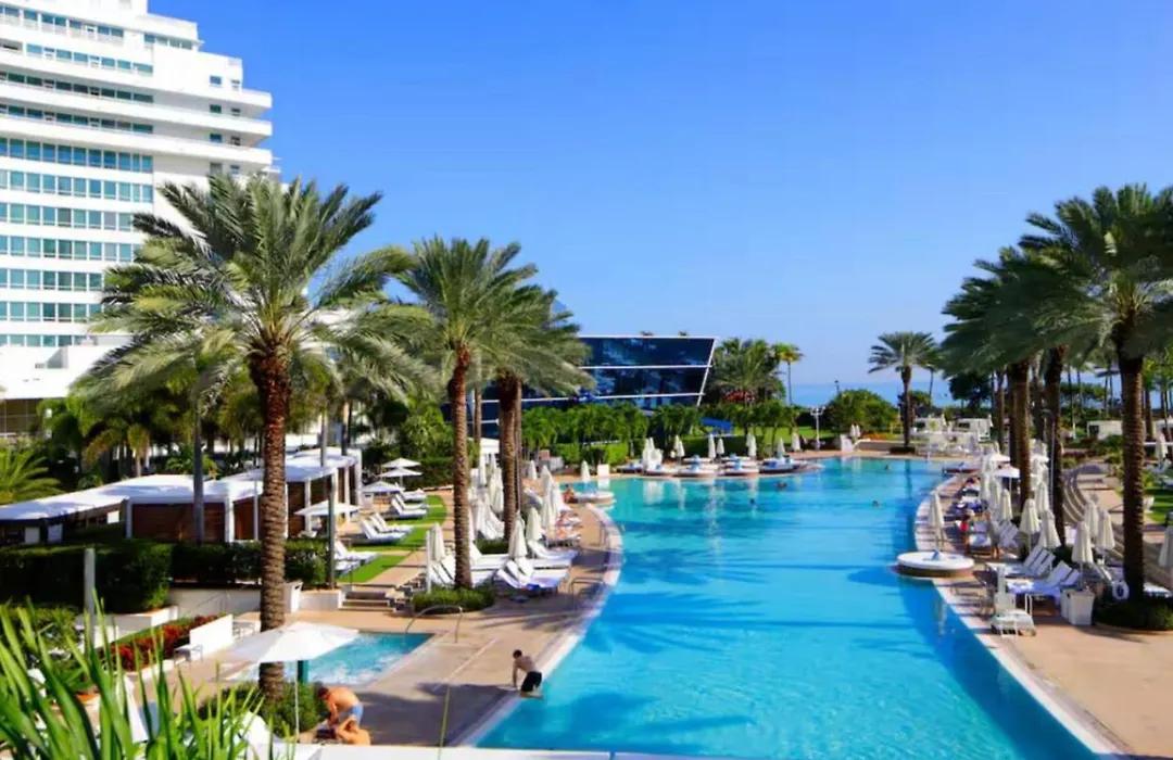 Fontainebleau Jr Suite With Balcony Condo-1