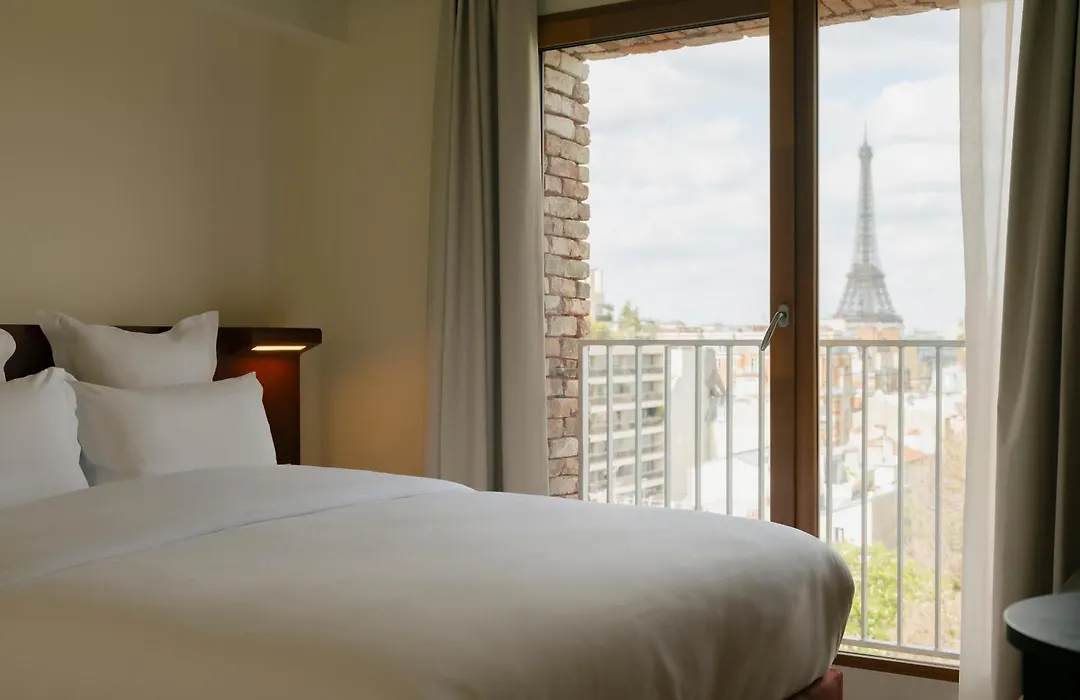 Edgar Suites - Église-1