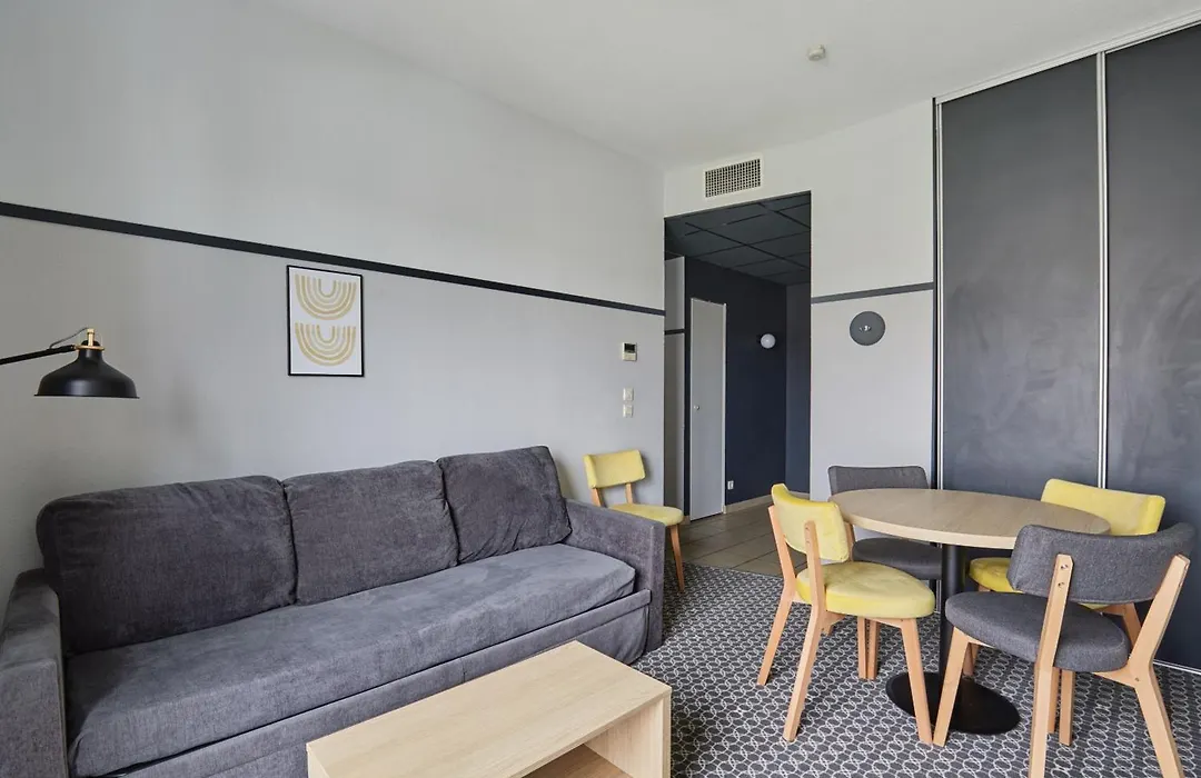 Appart'hotel Odalys Lyon Bioparc-1