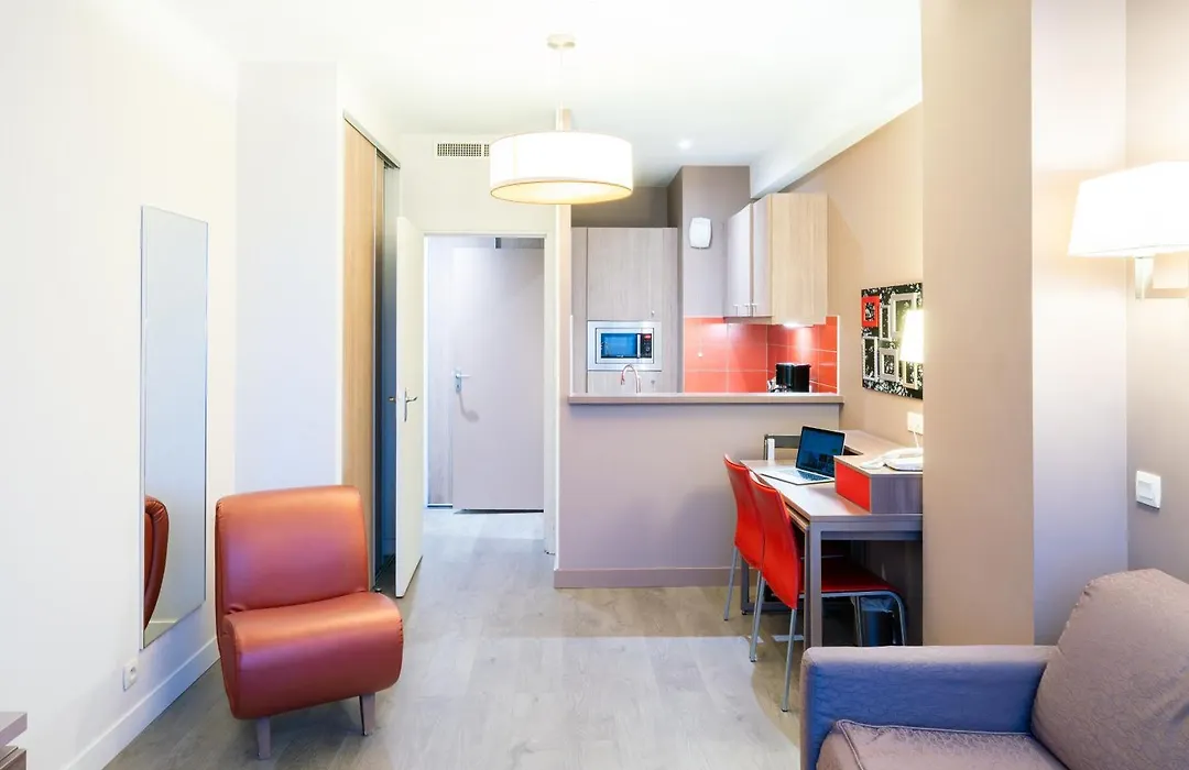 B&B HOME Caen Centre Gare-1