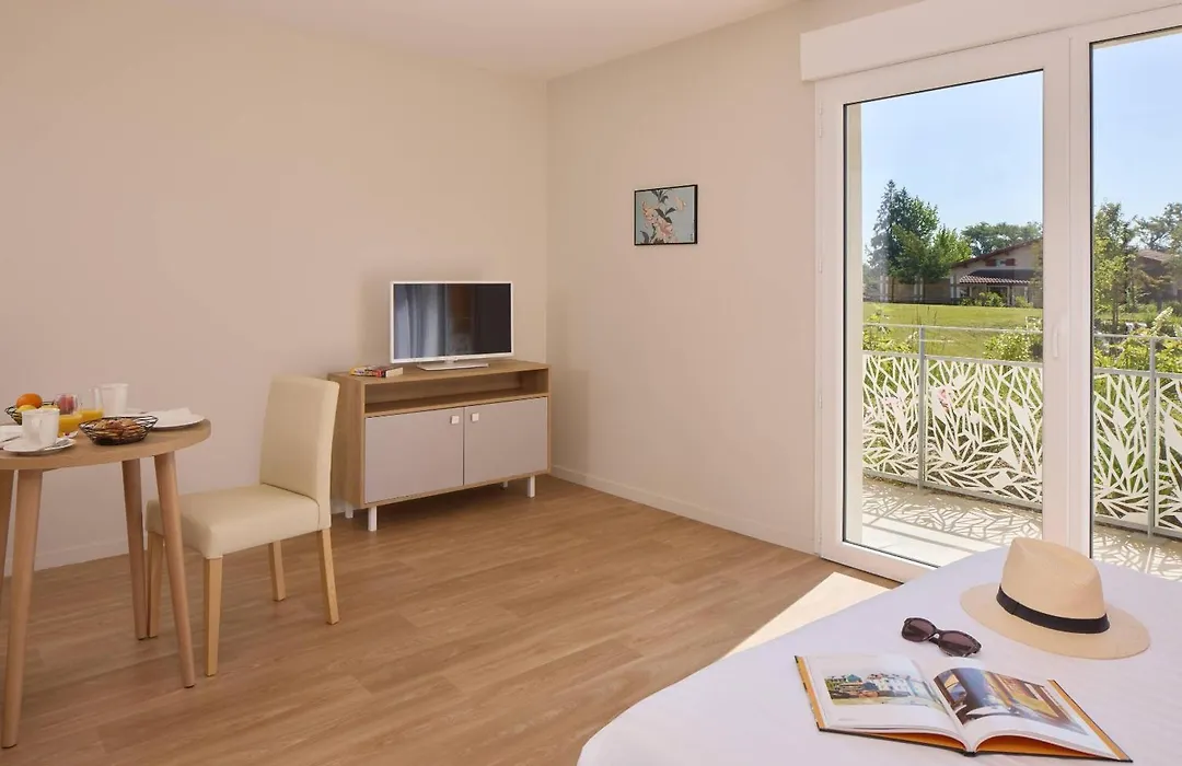 Quality Suites Saint-Paul-lès-Dax-1