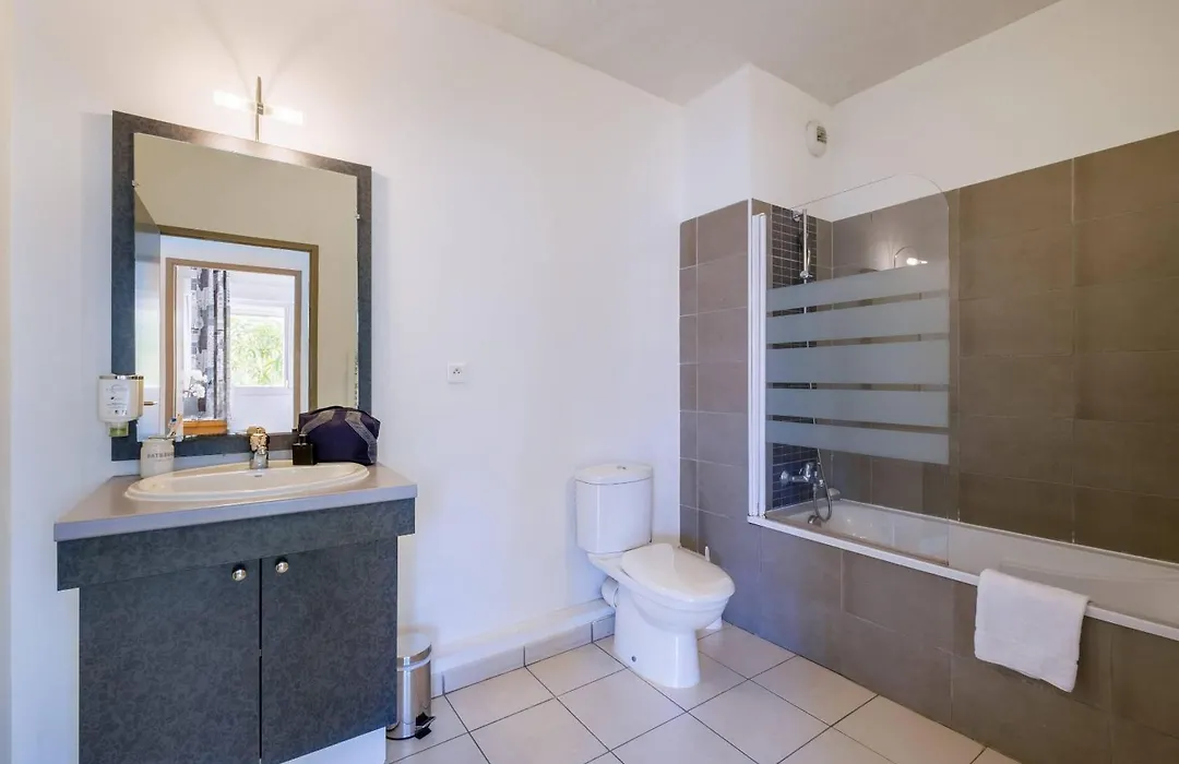 Comfort Aparthotel Antibes Le Maestria-1
