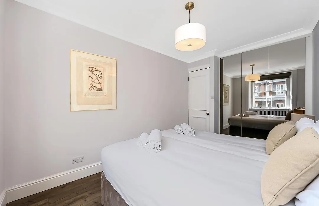 Curzon Street By Mansley-1