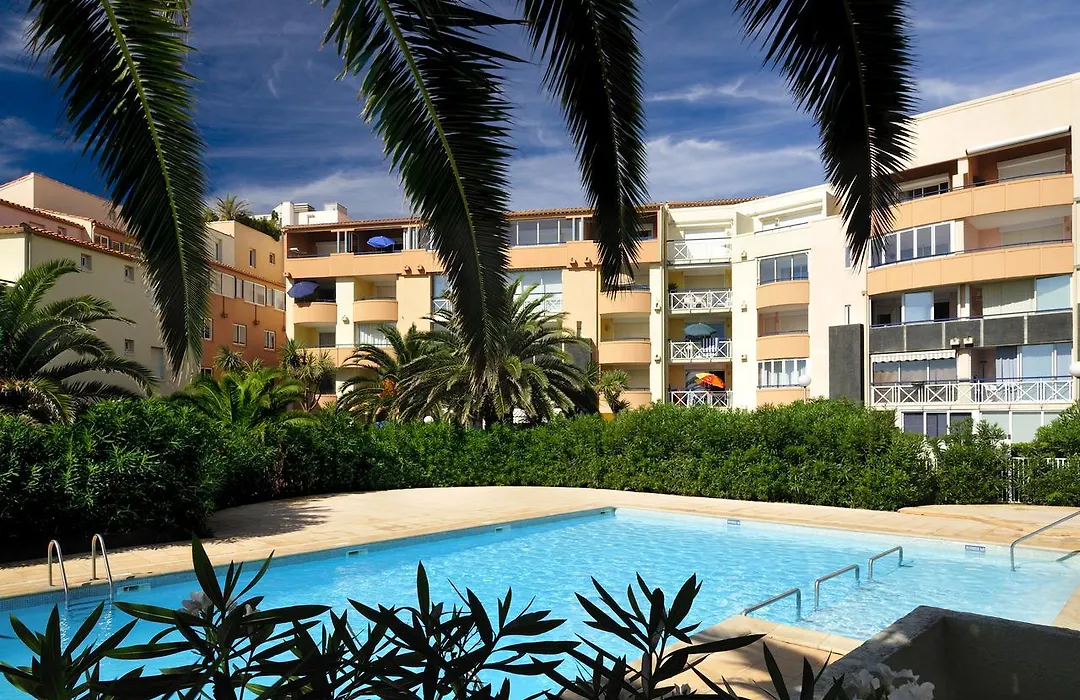 Savanna Beach/Terrasses de Savanna-1