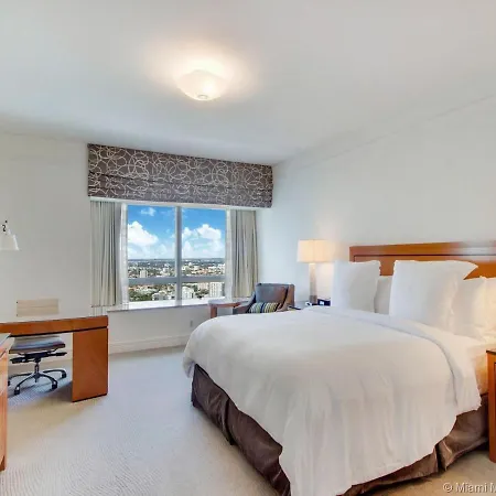 Four Seasons Hotel Miami - Luxury Private Residences-2