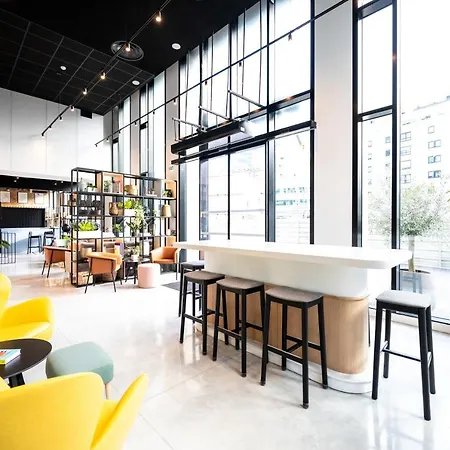 Staycity Aparthotels Paris La Defense-2