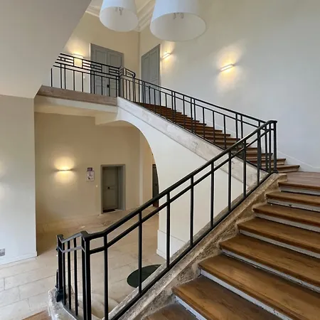 Appartement Charles Le Brun, Face au Château de Versailles, avec parking privé-2