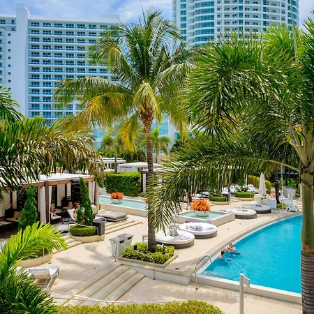 Fontainebleau Jr Suite With Balcony Condo-3
