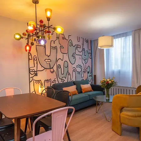 Montmartre Paris Suite-2