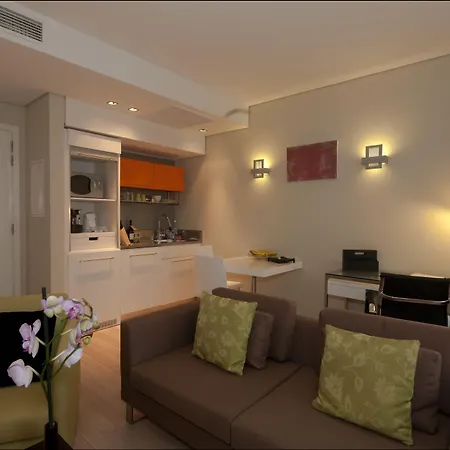 B-Aparthotel Grand Place-3