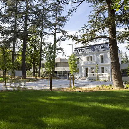 Hôtel Spa Restaurant Villa Castellane-3