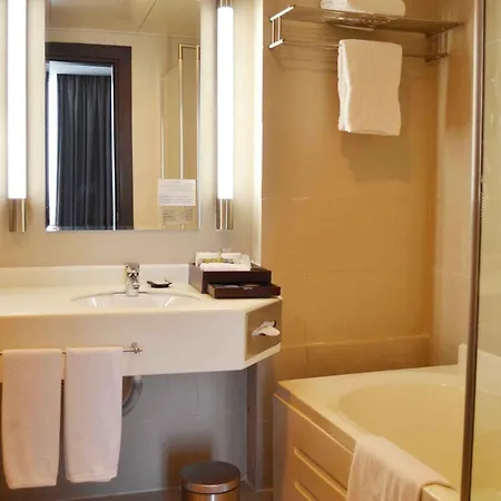 Holiday Villa Hotel & Residence City Centre Doha-3