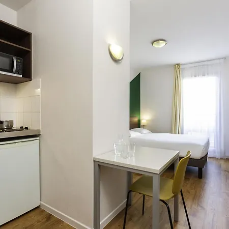 Aparthotel Adagio Access Carrières Sous Poissy-2