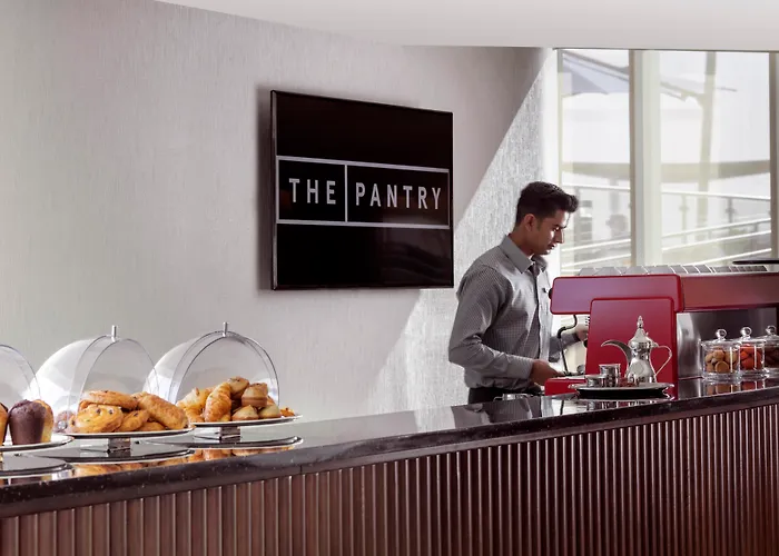 Avani Plus Palm View Dubai Hotel&Suites