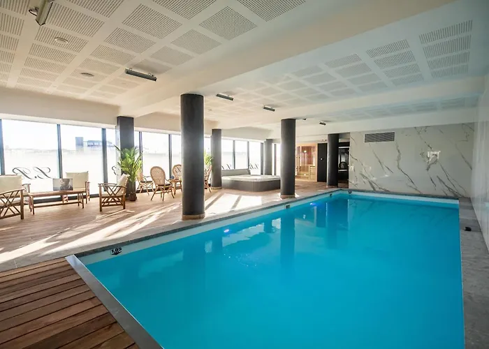 Le Barracuda&Spa, Centre Port, pieds dans l'eau, vue mer Brest