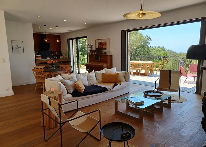 U Castellu Chambres d'hôtes&Location villa et appartements vue mer