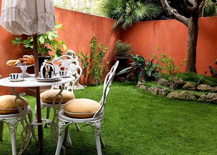 La Bravade Luxe et sérénité au cœur de Saint-Tropez Suites spacieuses avec jardin enchanteur