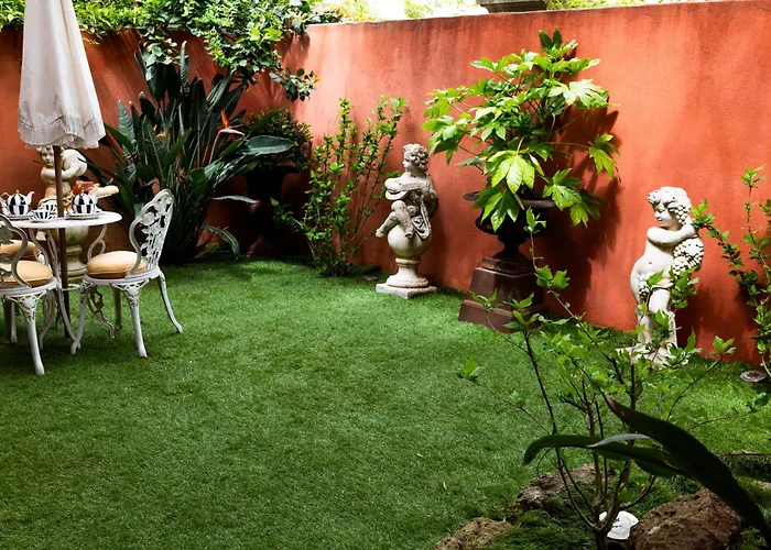 La Bravade Luxe et sérénité au cœur de Saint-Tropez Suites spacieuses avec jardin enchanteur