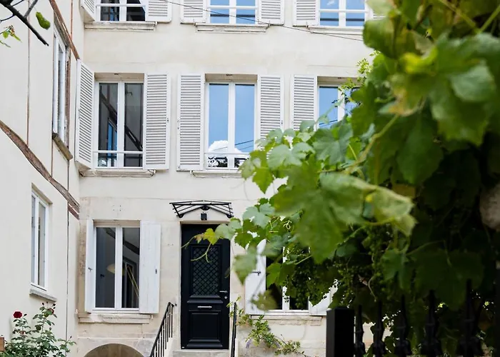 Villa Robs - Appartements tout confort, TV connectée, Haut débit, Localisation idéale - Courts séjours&Affaires Caen