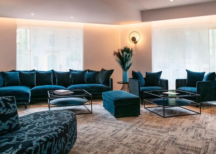 Appart HotelRésidence ière Chambord Au Coeur De Menton - Entièrement Rénovée