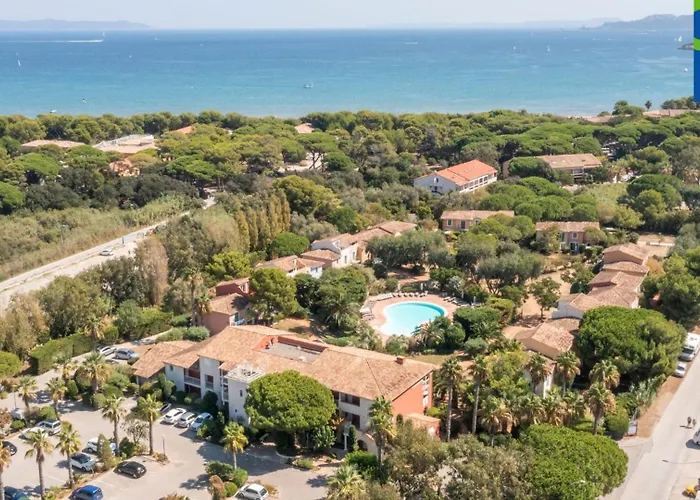 Appart HotelRésidence Pierre&Vacances Le Hameau De La Pinède