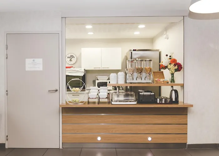 Terres de France - Appart'Hotel Quimper Bretagne