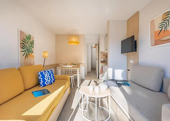 Appart HotelRésidence Pierre&Vacances La Pinède