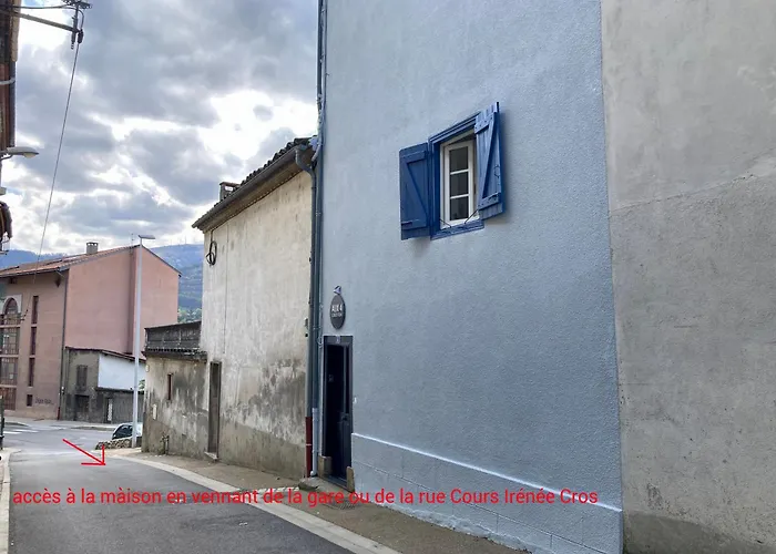 AUX 4 LOGIS Appart-hotel - Studio Le Flore - Petit déjeuner inclus 1ère nuit Foix