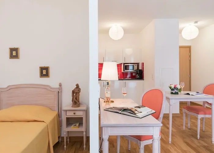 Appart HotelMEDICIS HOME Nice Saint -Laurent- Du -Var