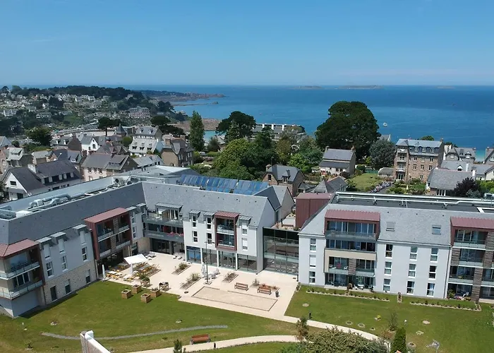 Appart HotelDomitys - Les Mégalithes Roses